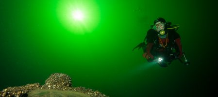 Photographier un plongeur avec sa lampe